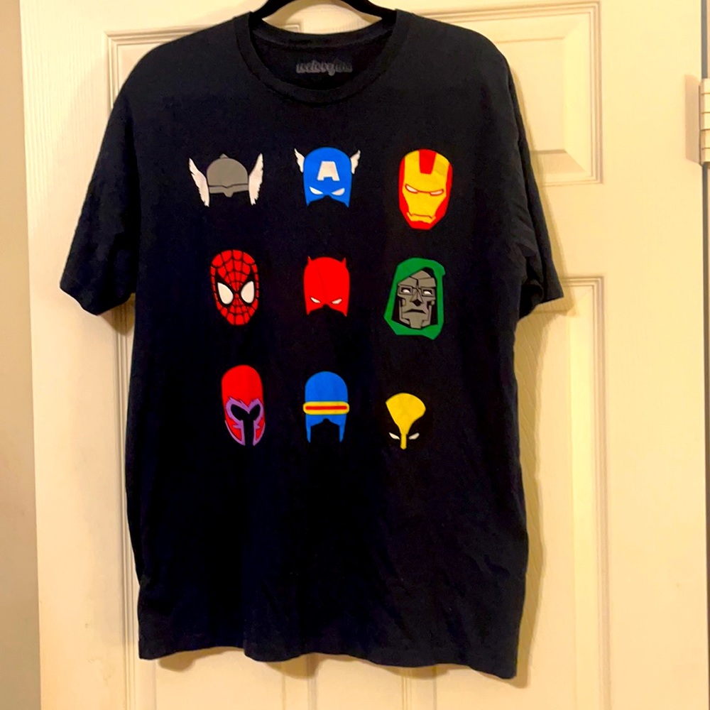 Licensed Marvel Superheroes Men’s XL T-Shirt
